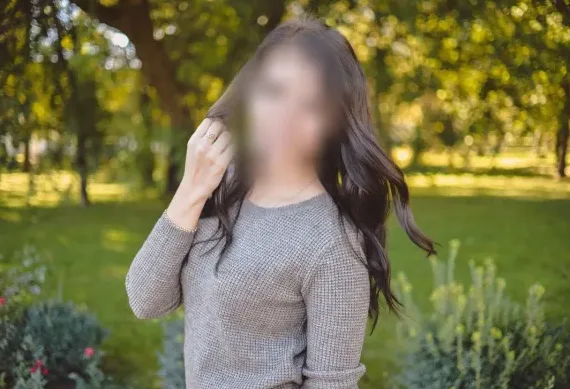 Ela, 32