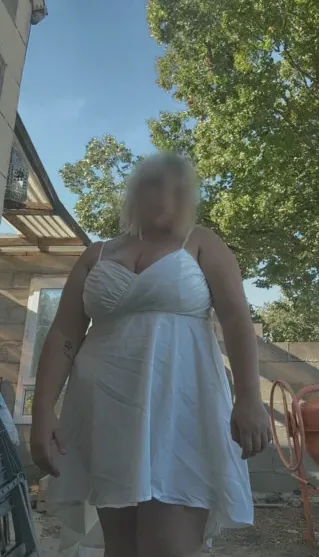 Emilia, 22