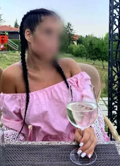 Fiona, 30