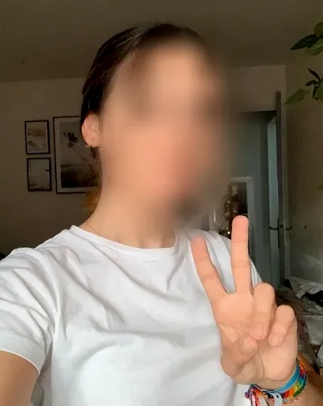 Lara, 29