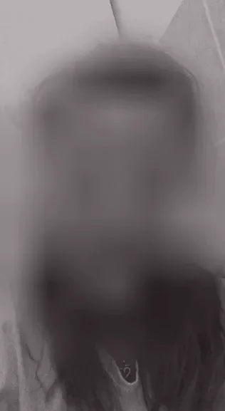 Larissa, 30