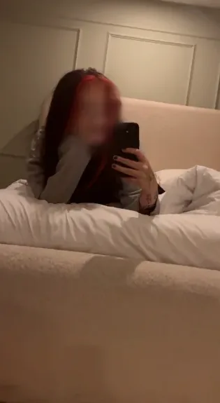 Lilly, 20