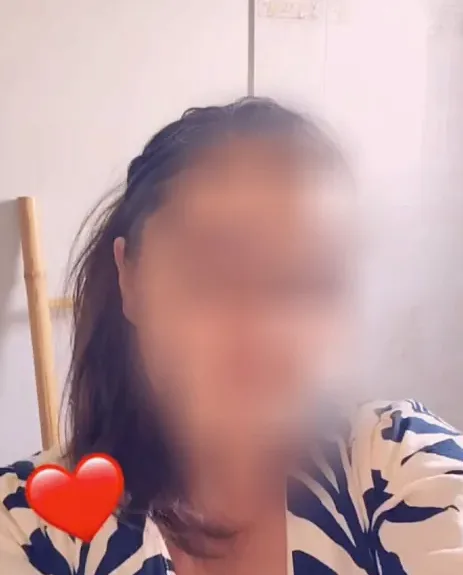 Melanie, 39