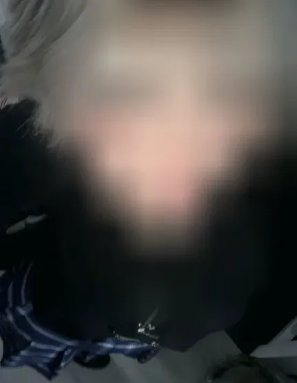 Nicole, 20
