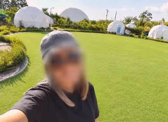 Pia, 35