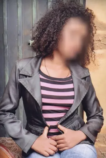 Pia, 24
