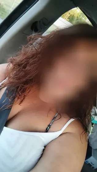 Sabrina, 28