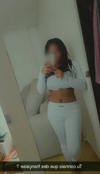 Sophie, 25