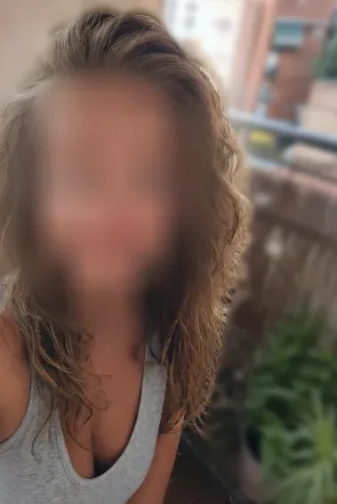 Yasmin, 40