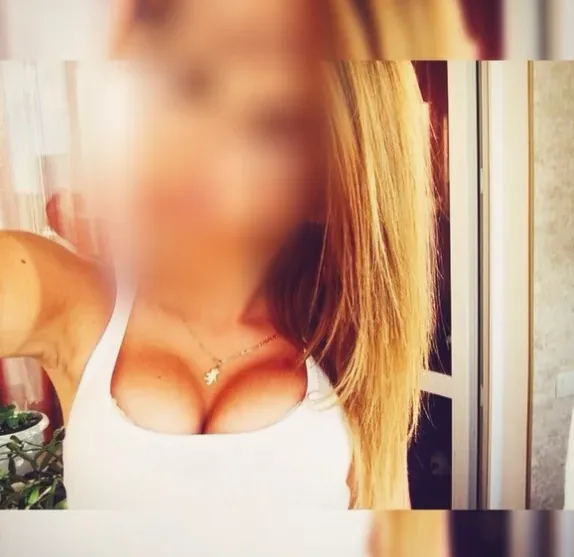 Yvonne, 28